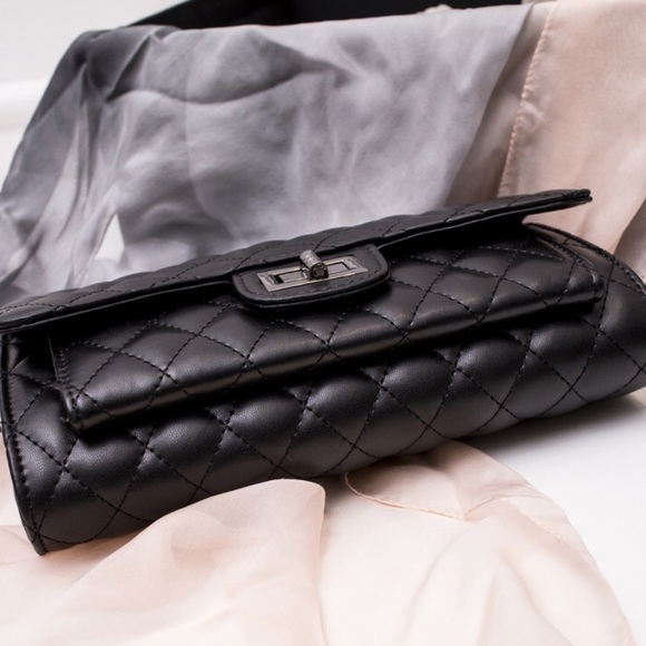 SALE❤️Quilted Shoulder/Wallet Bag❤️ - Picture 3 of 8